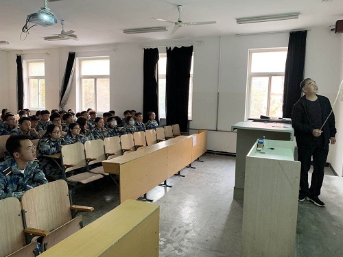 霍习良教授为地科学院学生做学术报告