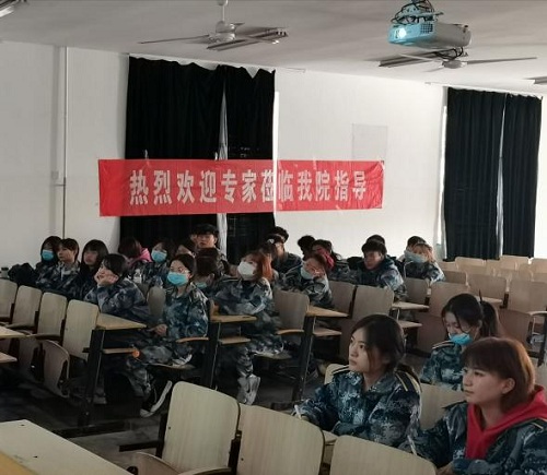 刘斯明教授为我院学生做学术报告