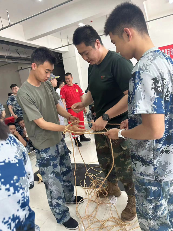 保定理工学院‖管理学院‖劳动创造美好明天 竞技迸发生活激情