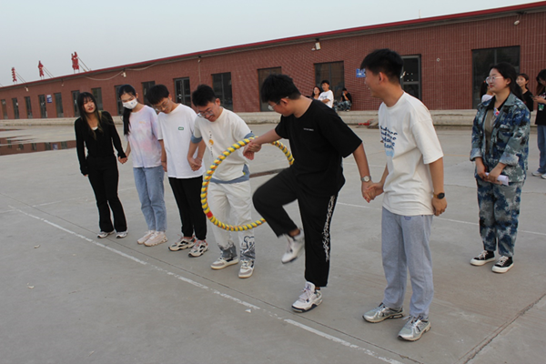 保定理工学院||管理学院||“趣”享运动，“味”你加油—我院举办趣味运动会