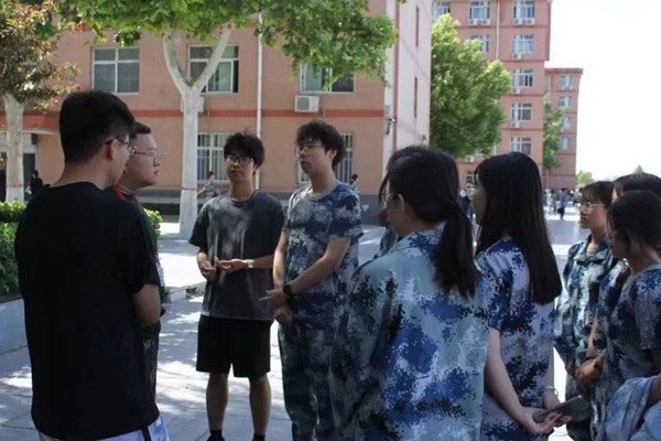 保定理工学院‖管理学院‖以感恩之心 践行诚信之事