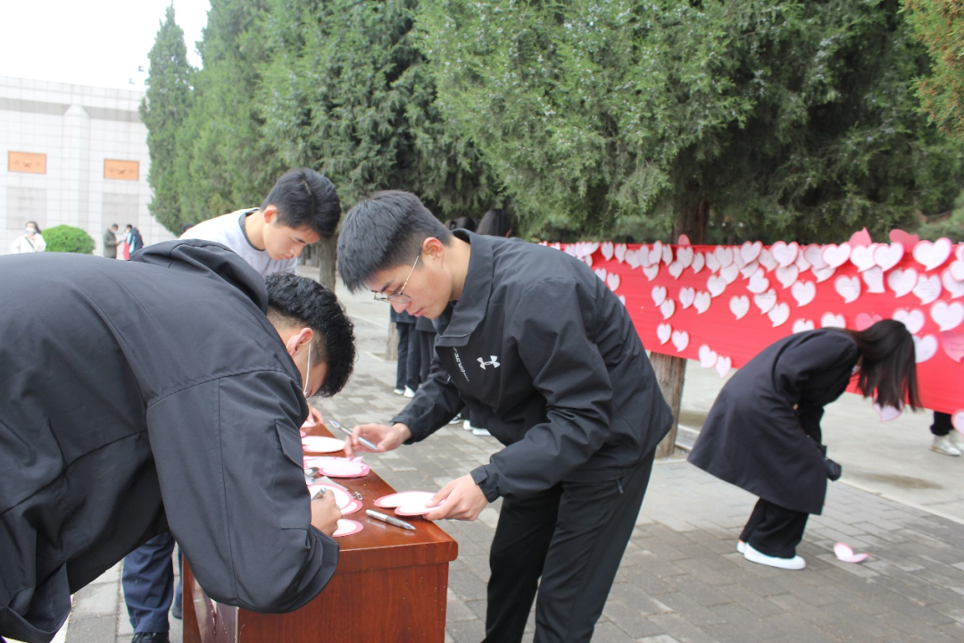 保定理工学院|管理学院|忆苦思甜祭烈士，风起清明表哀思