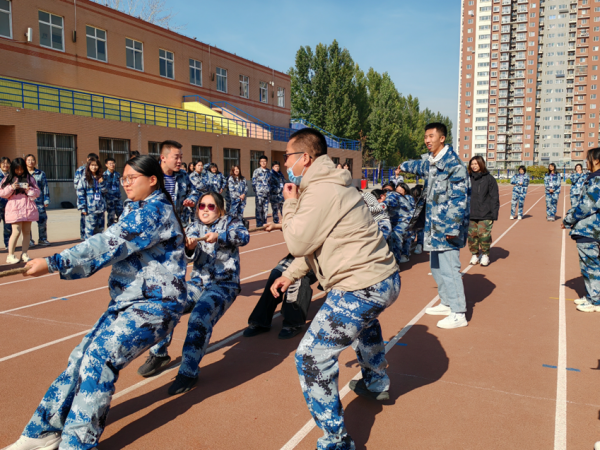 保定理工学院||管理学院||力拔山河，“绳”采飞扬——管理学院举行2023年秋季拔河比赛