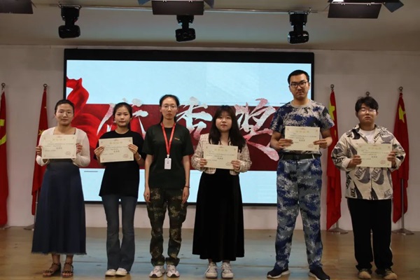 劳动教育|保定理工学院|管理学院|学习劳动精神，践行劳动育人主题朗诵比赛