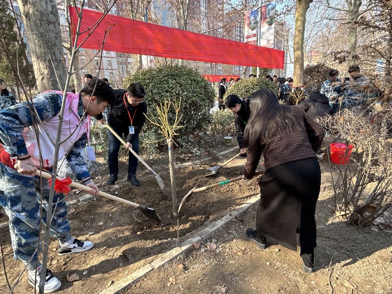 “‘植’此青绿，教树人心，‘育’汝于成”植树节活动圆满结束!