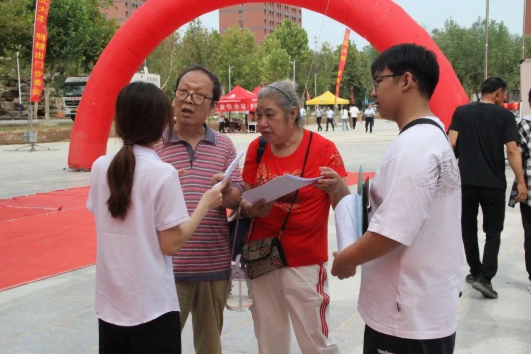 会计学院“携手同行，实时暖心”