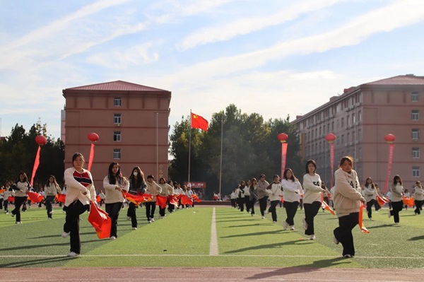 运动会开幕式|保定理工学院|管理学院|燃情启幕运动会，绽放风采展雄姿