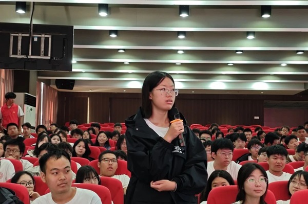 榜样引领|保定理工学院|管理学院|无惧风雨，砥砺前行——优秀校友交流会（四）