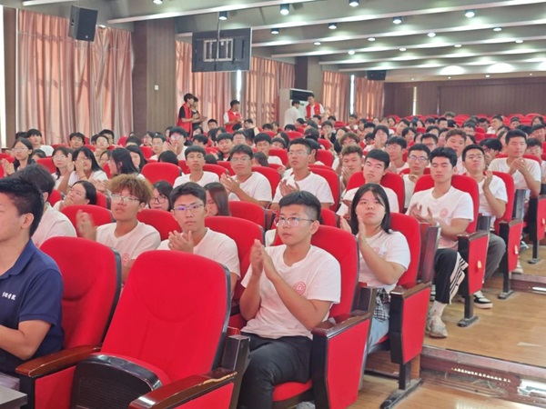 榜样引领|保定理工学院|管理学院|无惧风雨，砥砺前行——优秀校友交流会（四）