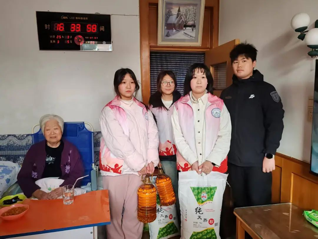 学习雷锋精神，践行教育使命——教育学院雷锋月志愿服务活动