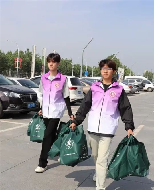公益活动保定理工学院会计学院青春志愿行，助残暖人心——保定理工学院会计学院学子为助残活动注入青春力量