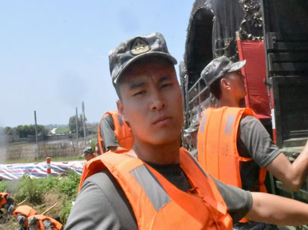 榜样引领|保定理工学院|管理学院|退伍不褪色，青春谱华章——退役士兵孙广旭的成长之路