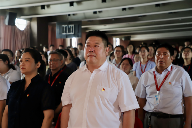 保定理工学院隆重举行庆祝建党104周年暨2024-2025学年“两优一先”表彰大会
