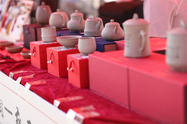 传承非遗文脉 厚植文化自信 ——保定理工学院开展“非遗进校园”活动