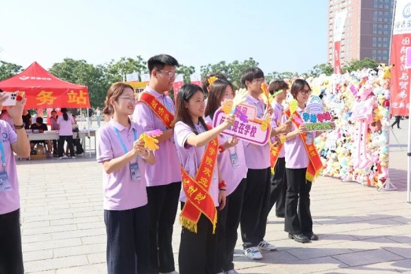 【新程启航，经院迎新】有一种缘分，叫做在生日这天和保理相遇