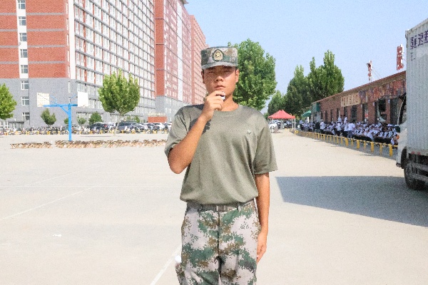 【军训访谈，言表心声】殷殷寄语，助梦远航——经济学院军训教官访谈