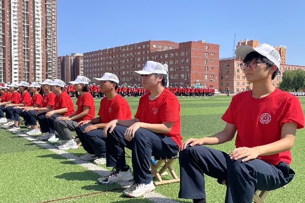 【青春激昂 淬火成钢】汗水淬炼青春，蜕变彰显担当——保定理工学院康复医学院新生军训变化(上)