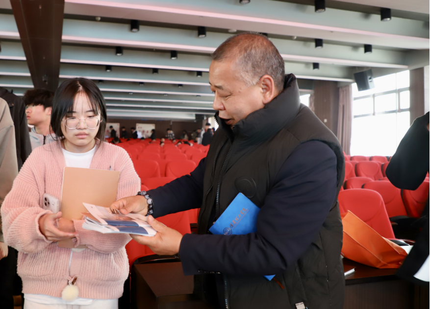 科学防护筑屏障健康校园共守护 ——我校举办冬季流行病预防与控烟专题讲座