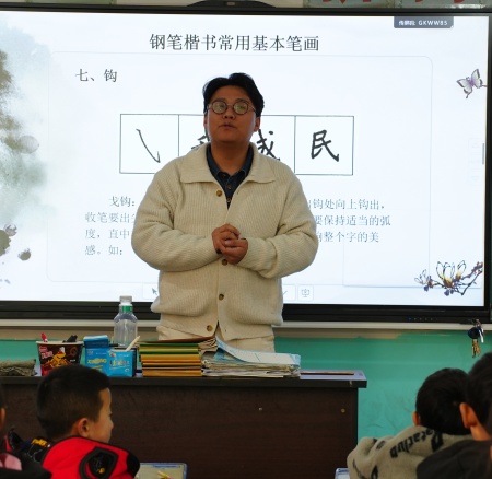 以美培元 文艺赋能 —— 保定理工学院美育支教点亮易县乡村学子艺术梦