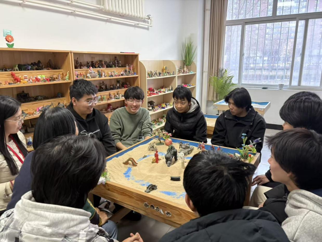 【教育学院·学院快讯】一沙一世界，一卡一乾坤——教育学院心理工作坊成功举办为期末减压赋能