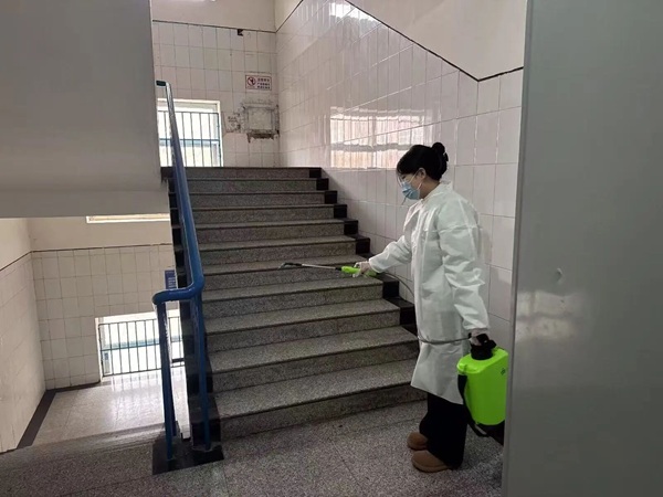 暖心服务|保定理工学院管理学院：筑牢健康防线，护航学子归来