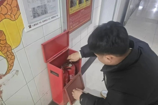 暖心服务|保定理工学院管理学院：辅导员开展宿舍通风及安全排查工作