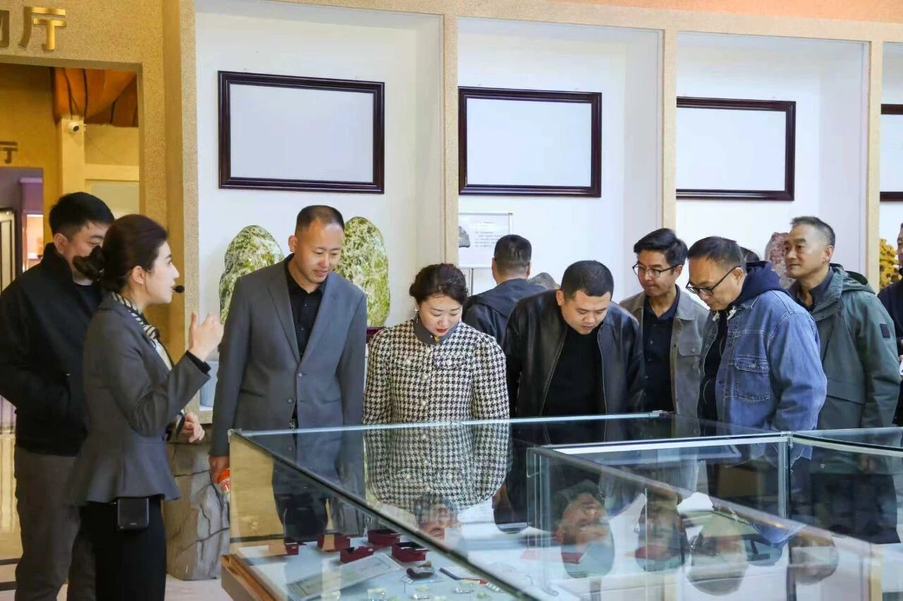 校会企协同聚力 赋能地方公益——管理科学与工程学院当选莲池区公益服务发展促进会副会长单位