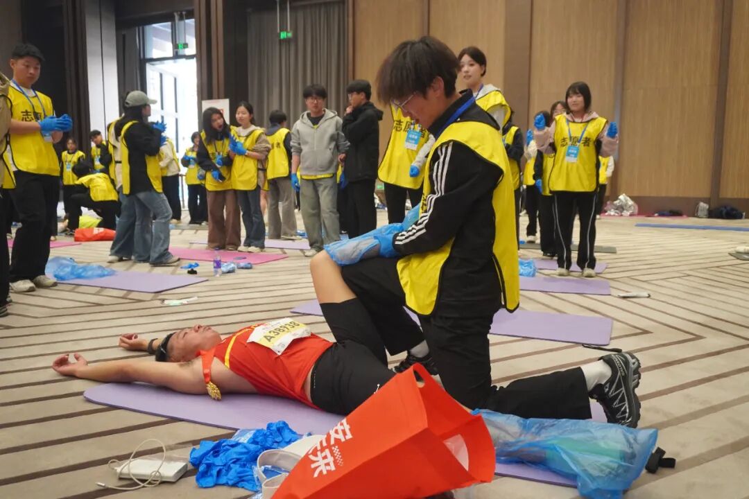 300名保理青年出征！保定理工学院志愿者圆满完成2026年雄安马拉松赛事服务工作