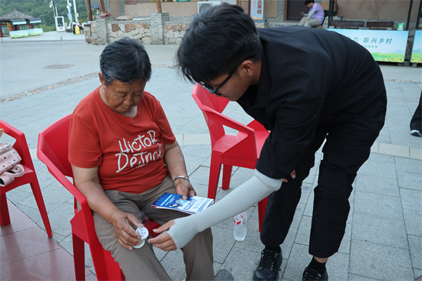 红医践志赴乡土，红心筑梦续华章——康复医学院赴顾家台村开展三下乡暑期志愿服务活动