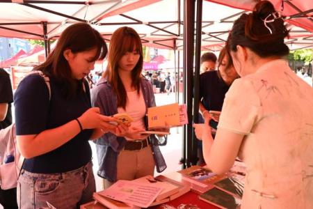 艺承文脉迎新至 情暖新程逐梦行 ——艺术学院2026级新生迎新工作进行时