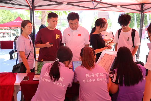 明晰报到流程，做实服务保障——经济学院扎实做好2026级新生报道工作