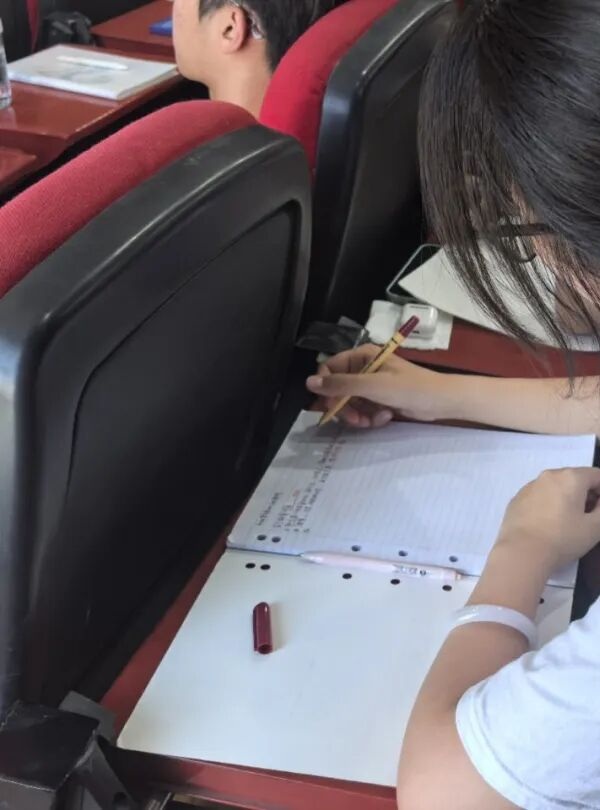 入学教育专题｜筑牢青春法治底线 做实新生法治教育——管理科学与工程学院开展刑事案件警示科普宣讲