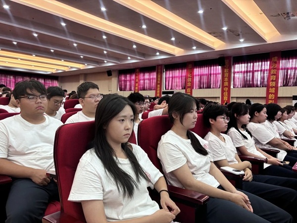 入学教育专题｜保定理工学院管理科学与工程学院开展“启航新程 筑梦管理”院长第一课专题讲座