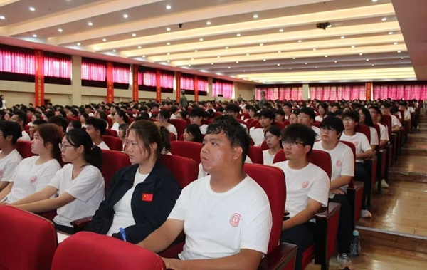 入学教育专题｜保定理工学院管理科学与工程学院开展“启航新程 筑梦管理”院长第一课专题讲座