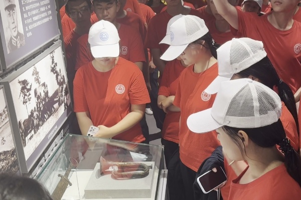 感悟红色文脉 ，厚植求知底蕴——康复医学院新生参观保定理工学院红色展馆