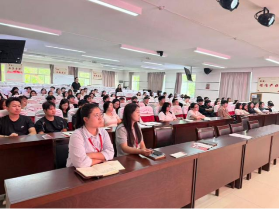 深化产教融合，赋能学子就业——保定理工学院经济学院举办京东无界校园产教融合基地大四专班宣讲会