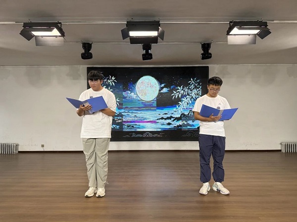 月送千古诗画中秋｜管理科学与工程学院开展中秋诗词朗诵比赛