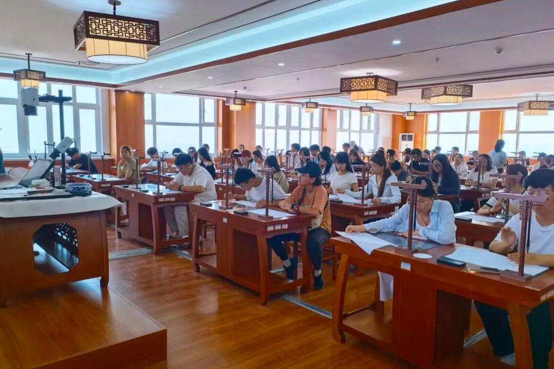 【教育学院·学院快讯】实验室开放共享，研学交流共成长——教育学院面向全校新生开放特色实验室参观活动