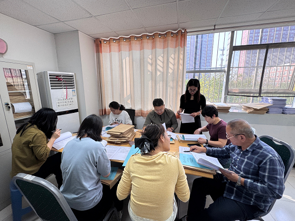 严把归档质量关、夯实育人基本功 ——管理科学与工程学院开展毕业论文归档材料教研室互查工作