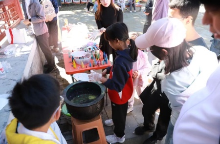 古衙承文脉 青年传非遗——保定理工学院多场地开展非遗传承实践活动