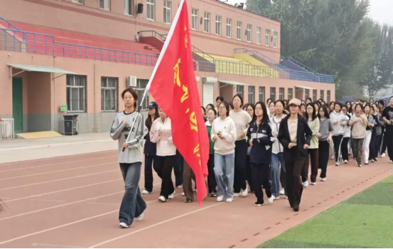 迎着晨光奔跑，共赴青春山海——会计学院跑操纪实(一）