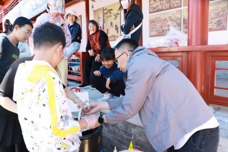 非遗润古城 美育庆华诞｜保定理工学院美育教育中心总督署非遗市集顺利开展