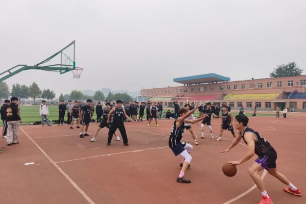 球场驰骋燃热血，青春逐梦绽荣光——我院积极参与学校第二十一届“迎新杯”篮球赛